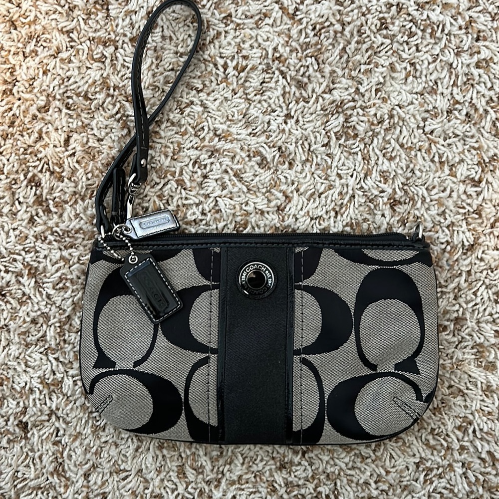Coach Wristlet - Excellent Condition
